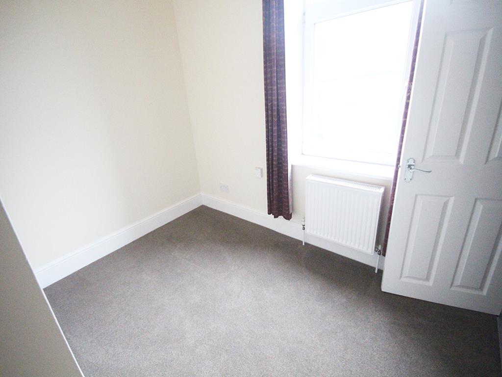 2 bedroom mid terrace house Let Agreed in Barnoldswick - IMG_2938.jpg